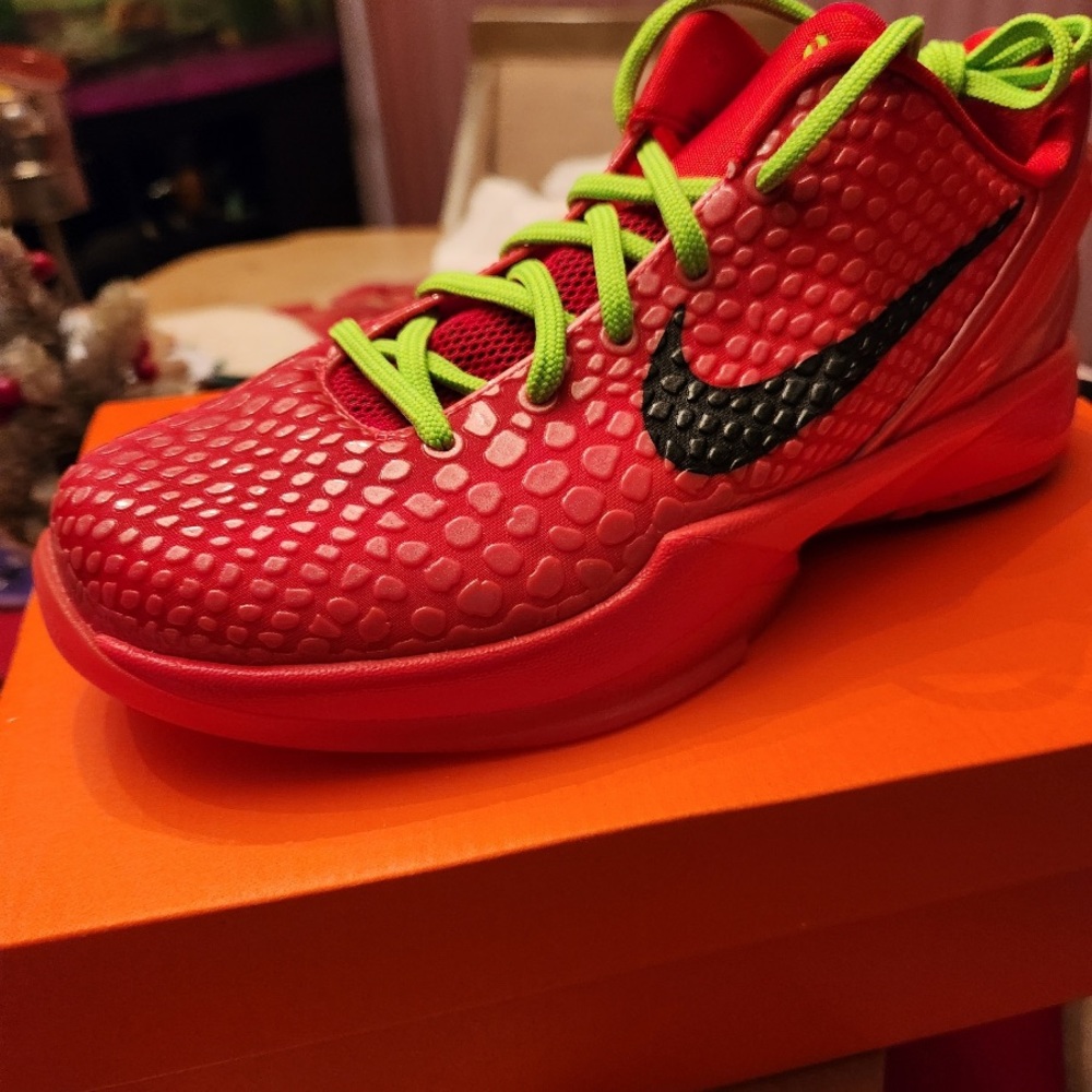 Kobe 6 Protro Reverse Grinch Sz 6.5
